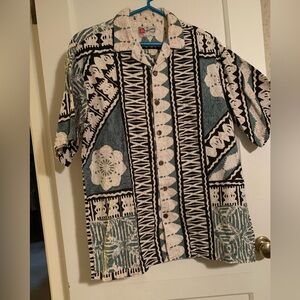 Men’s Hilo Hattie Hawaiian shirt